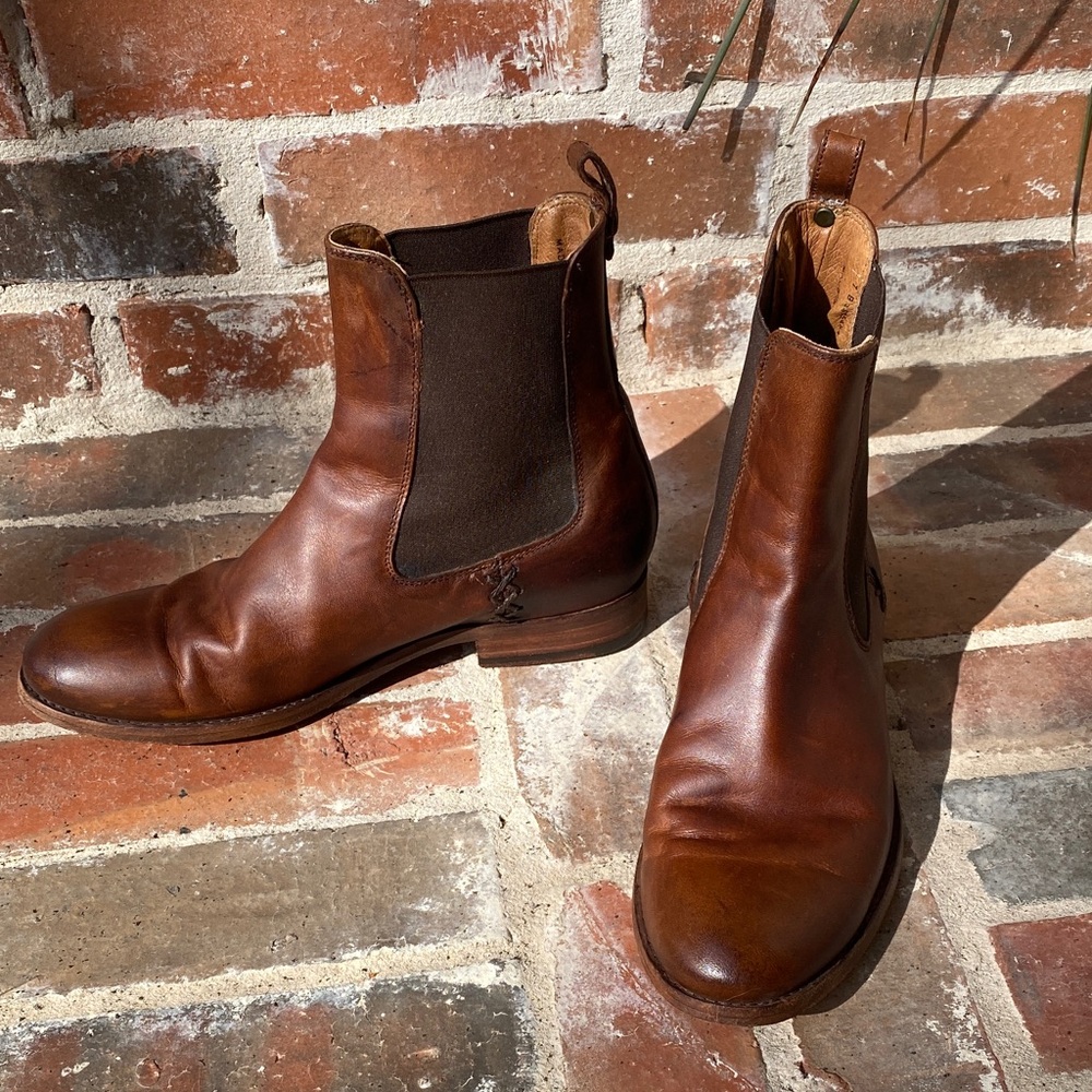 Frye Chelsea Boot in Cognac Brown